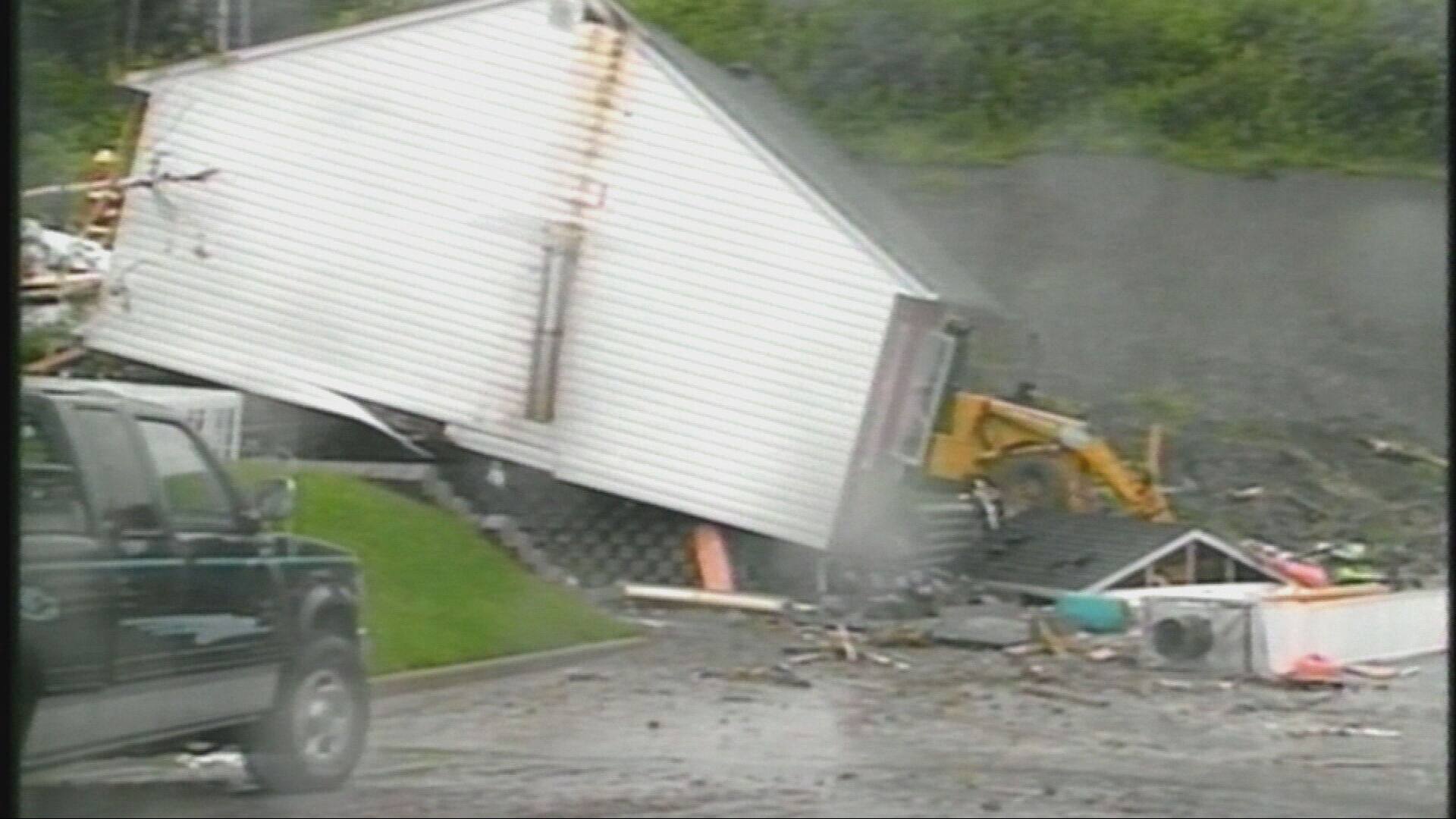 «Vivre pour trois»: 30 ans après le déluge du Saguenay, il raconte la ...