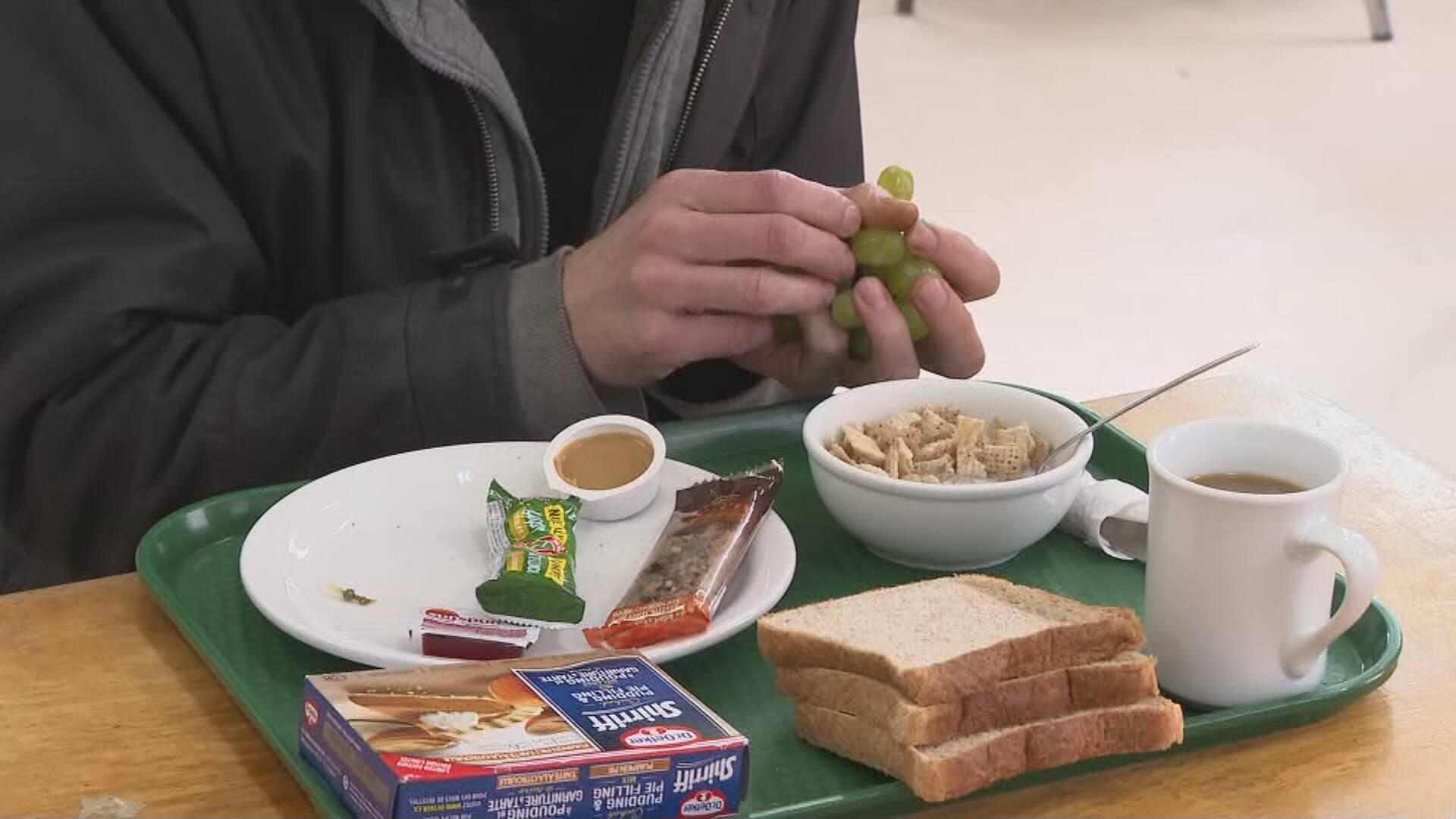Inflation: les banques alimentaires fortement sollicit&eacute;es
