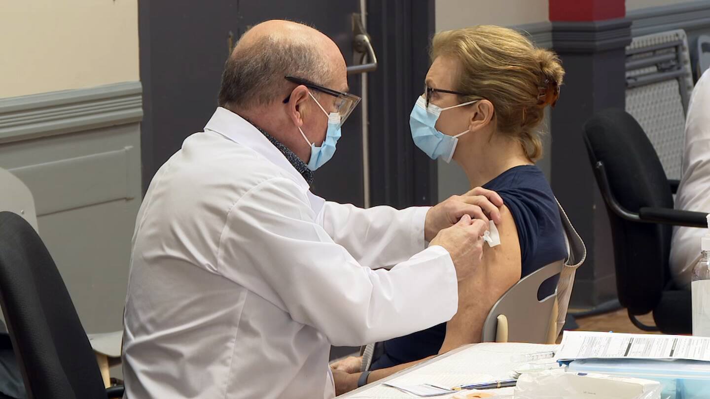 Dose de rappel: les Estriens répondent présents Dose de rappel: les Estriens répondent présents