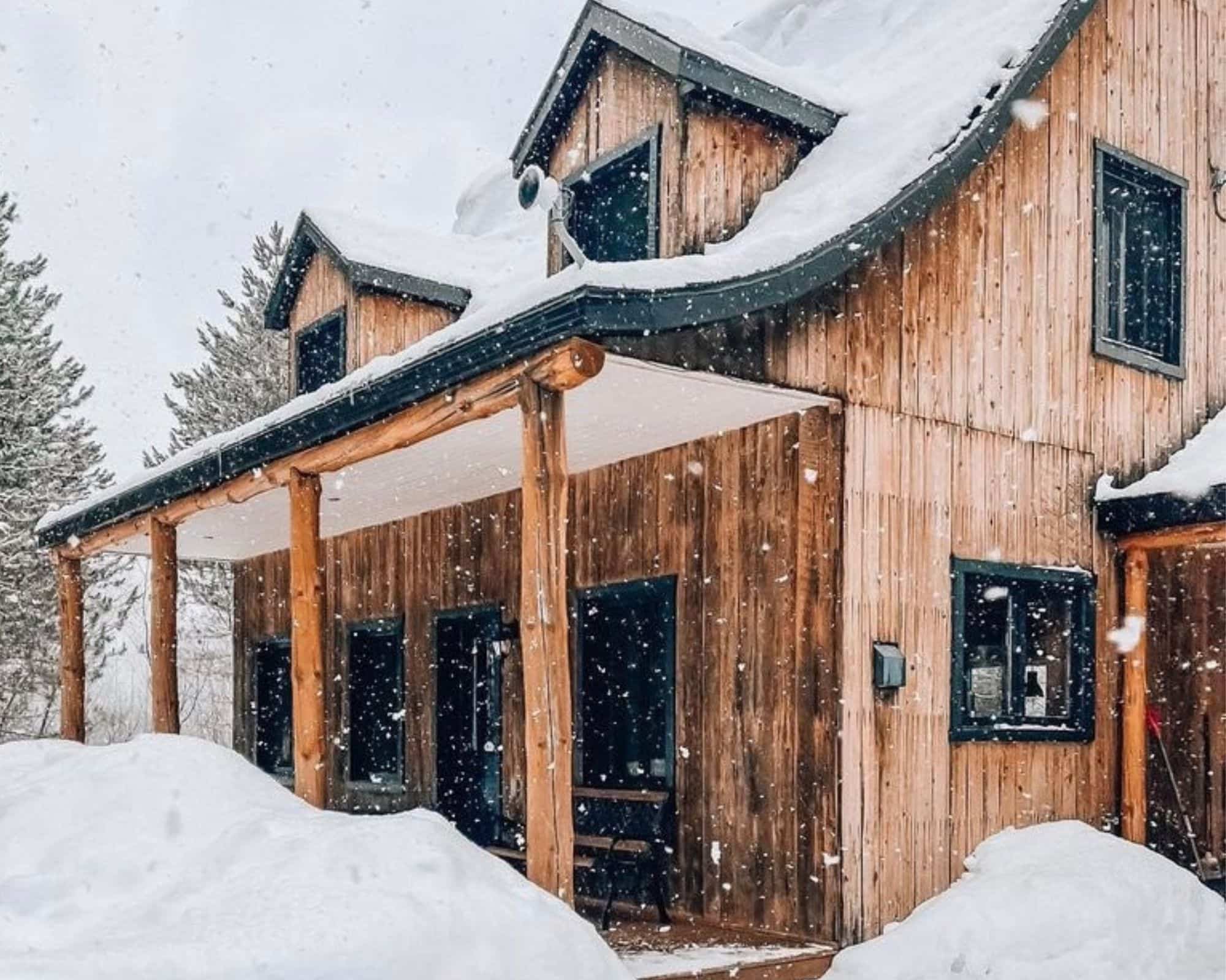 Un chalet rustique à louer à Sainte-Mélanie