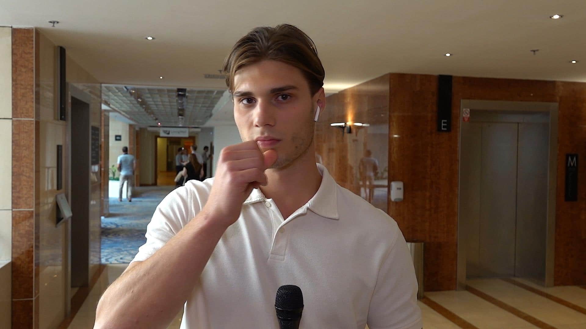 &laquo;Slafkovsky a l&rsquo;air d&rsquo;une v&eacute;ritable b&ecirc;te&raquo;, raconte un journaliste qui l'a rencontr&eacute; &agrave; Prague