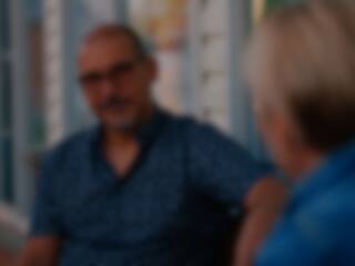 Éric-Guy continue avec une autre partenaire