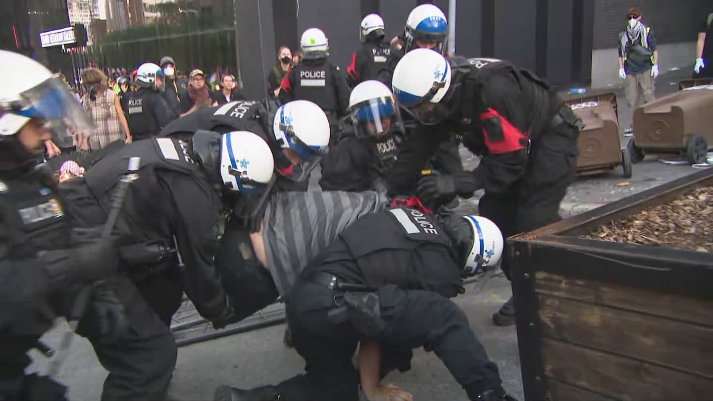 Une arrestation musclée survient durant une manifestation montréalaise contre l'intelligence artificielle
