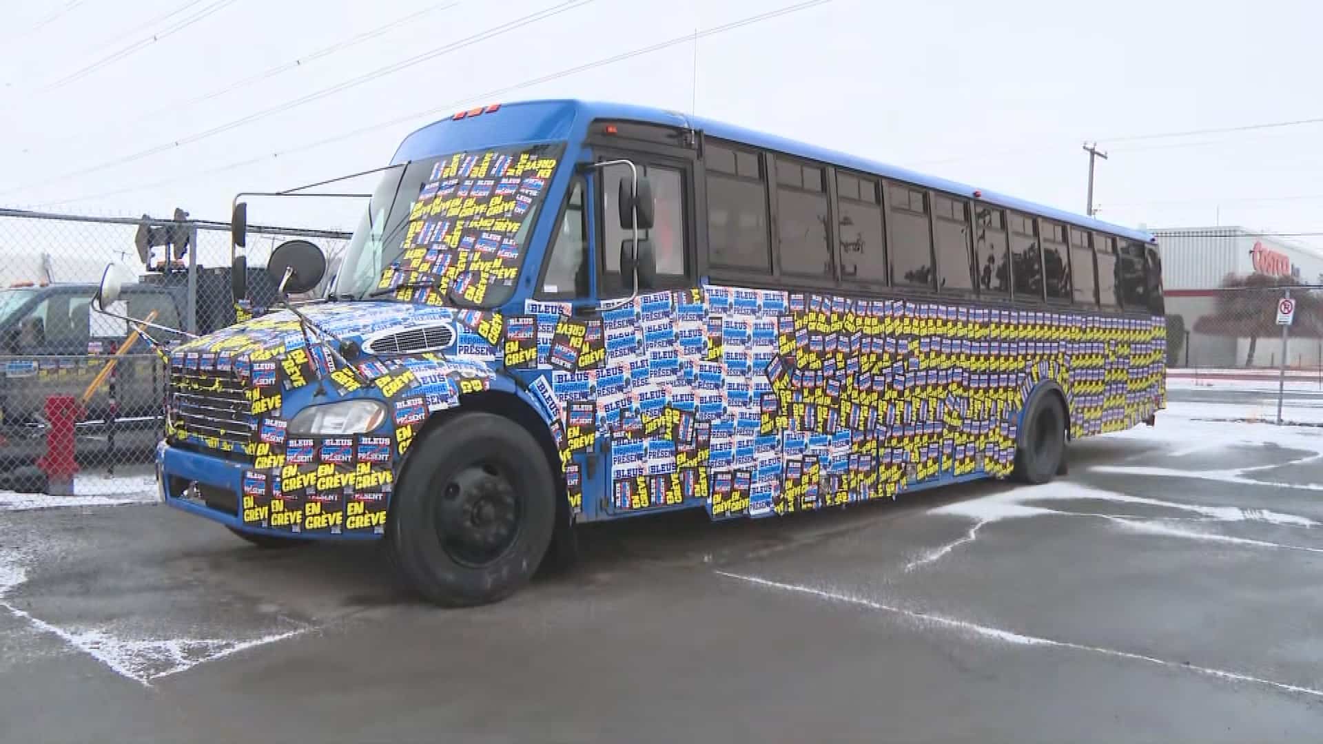 Gr&egrave;ve des cols bleus: un autobus pour a&icirc;n&eacute;s vandalis&eacute; &agrave; Anjou