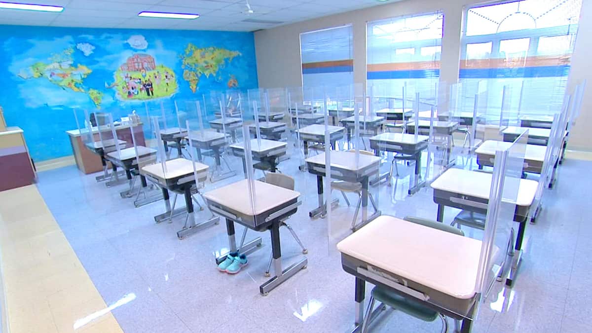 Longues Vacances A Noel Pour Les Eleves Une Strategie Qui Divise A Quebec Tva Nouvelles