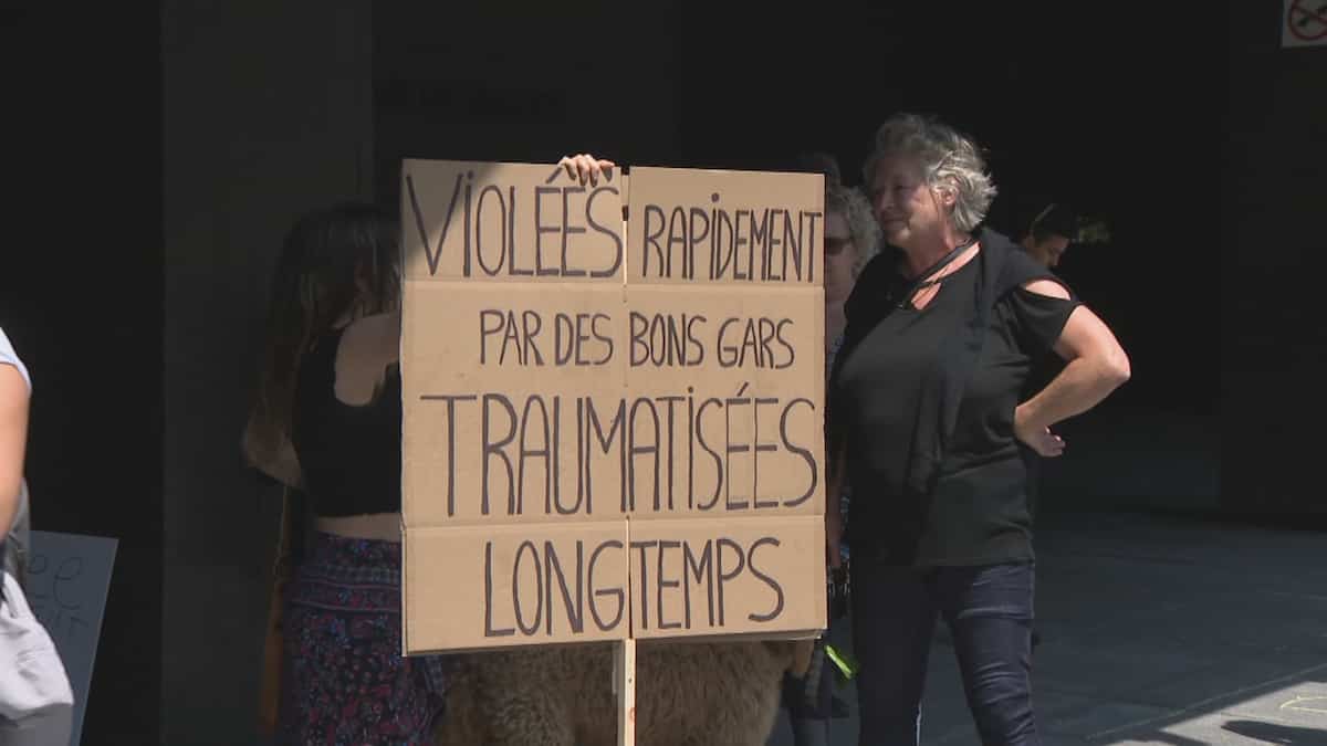 Manifestation contre la décision du juge Poliquin à Montréal