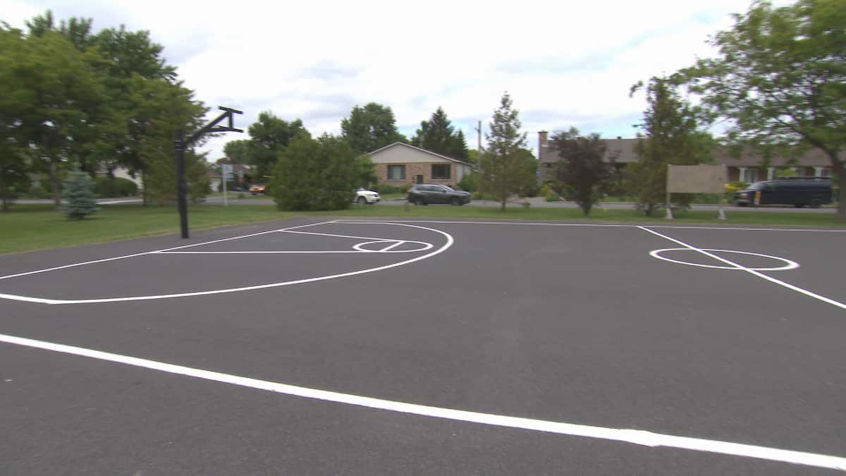 Un terrain de basketball fermé à cause d’une pétition de 35 signatures à Beloeil