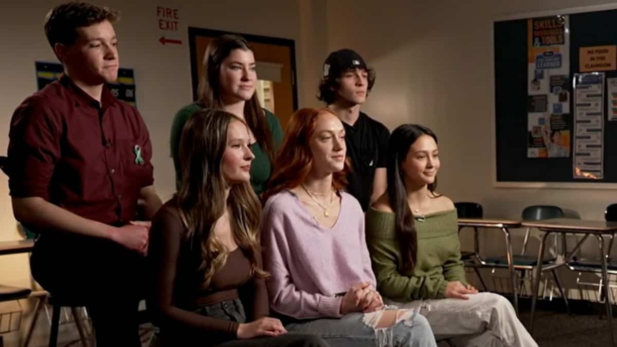 Tuerie de Sandy Hook: les survivants, maintenant adolescents, se confient 12 ans après la fusillade