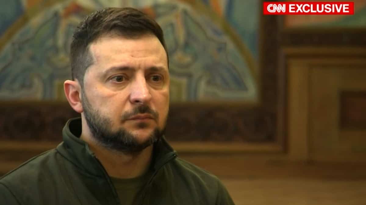 Nucléaire russe: le monde entier doit être inquiet, avertit Zelensky