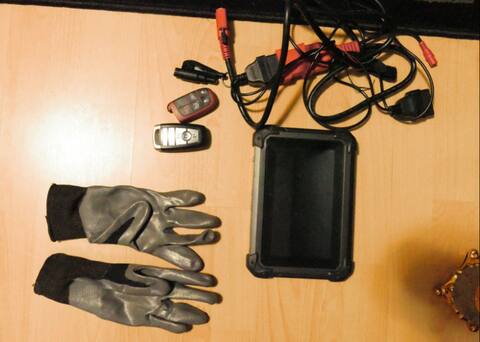 Trois Québécois arrêtés pour vol de voitures en Ontario