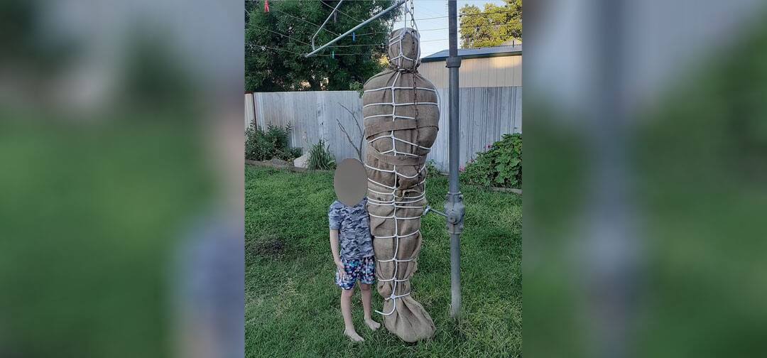 Forc&eacute;e de retirer une d&eacute;coration d&rsquo;Halloween apr&egrave;s des plaintes &agrave; la police