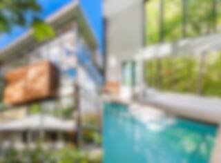 Une maison avec piscine intérieure pour 11M$