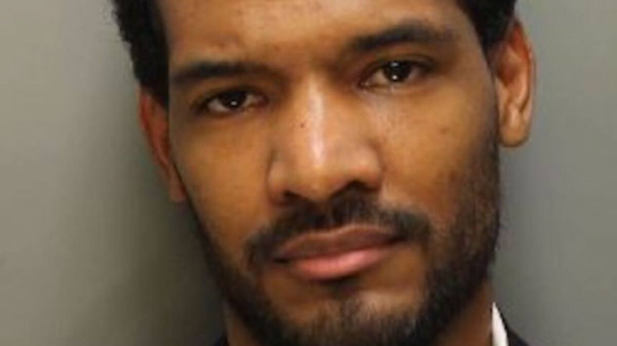 Un policier de Philadelphie inculpé de meurtre pour avoir tiré dans le dos d'un garçon de 12 ans