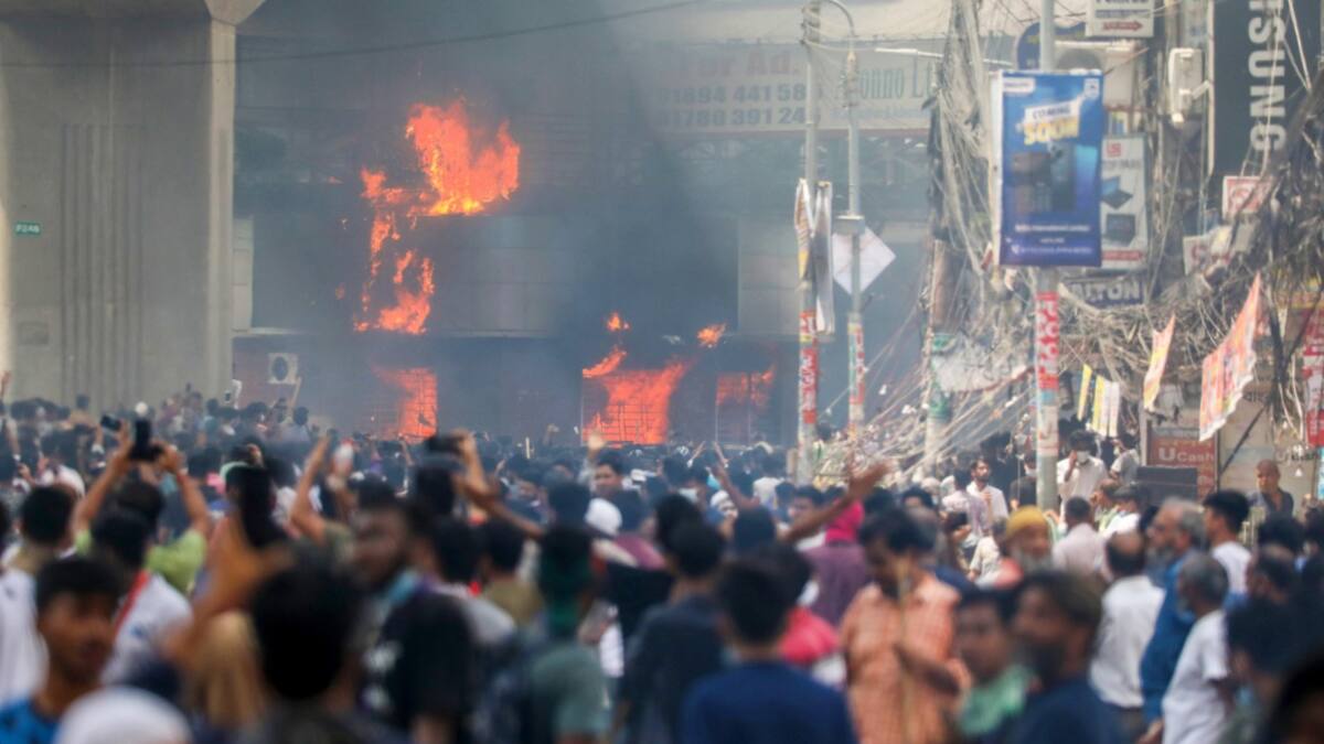Bangladesh: incendie au siège de la télévision publique, «beaucoup de personnes coincées à l’intérieur»