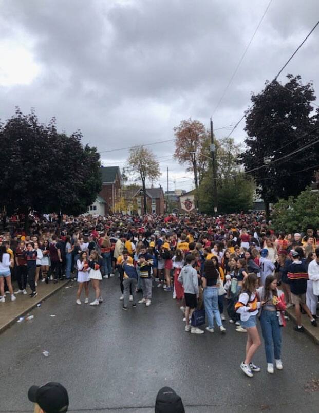 Un policier bless&eacute; lors du rassemblement de 8000 &eacute;tudiants en Ontario