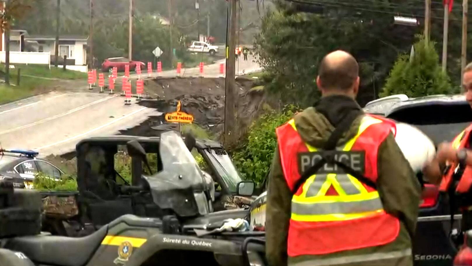 RivièreÉternité emportés en retirant des débris sur la route TVA