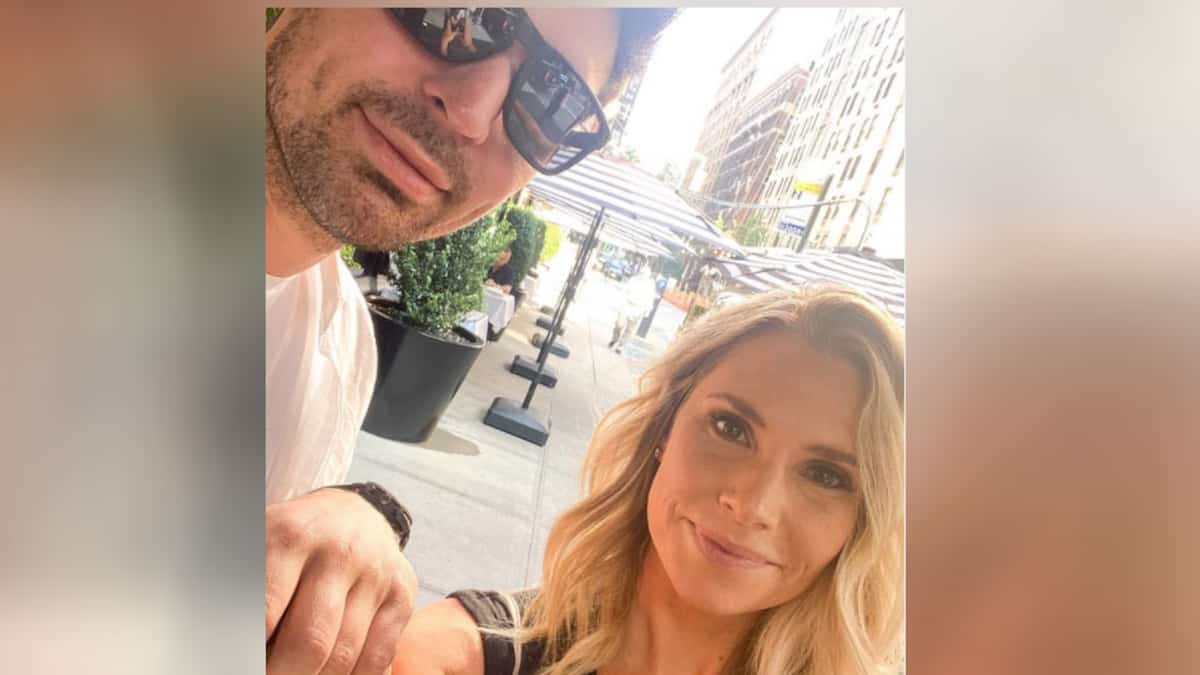 «Carey travaille à aller mieux» - Angela Price