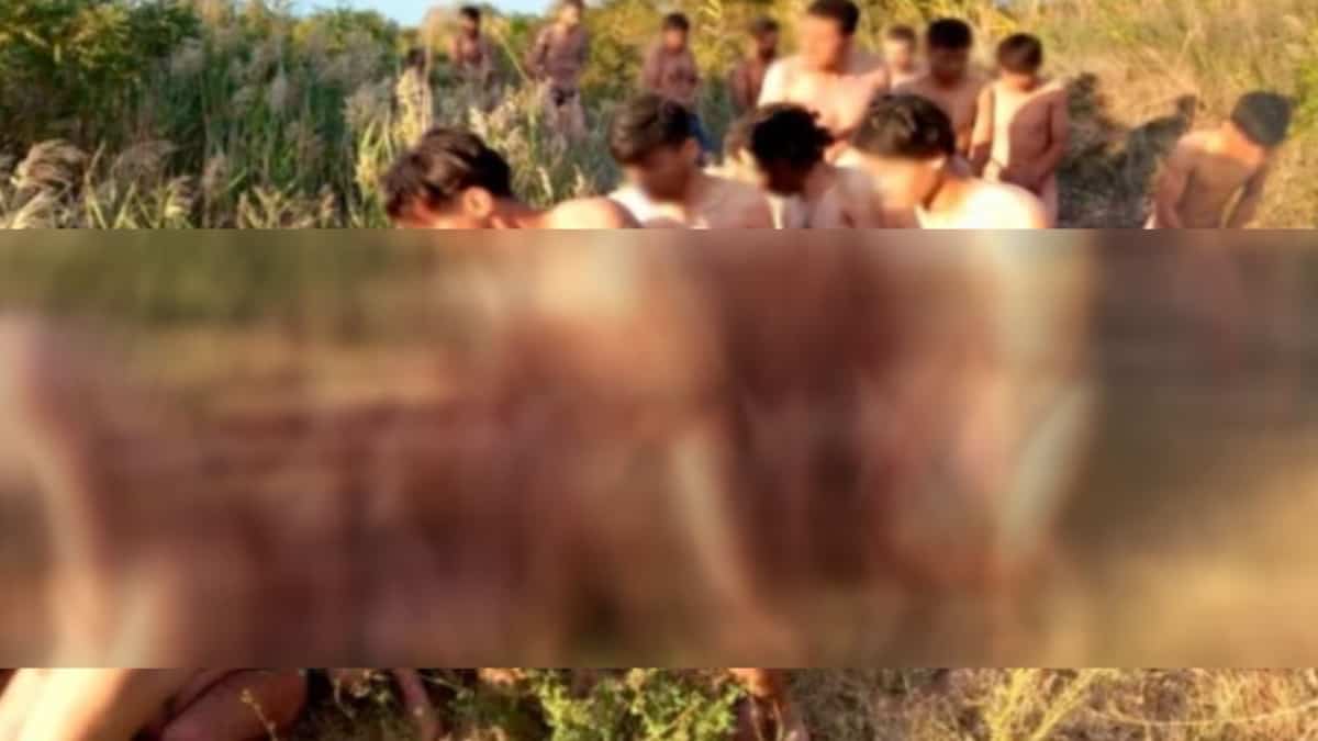 92 refugees naked and injured at Turkish border: photo that shocked the world 92 refugees naked and injured at Turkish border: photo that shocked the world