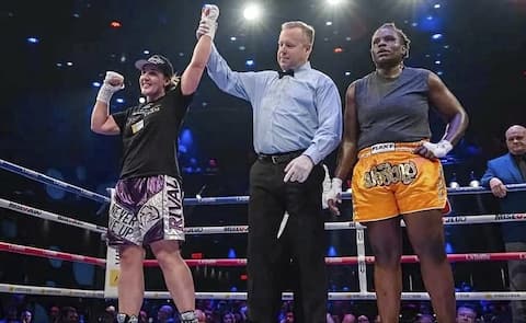 Vanessa after her victory at the casino: her life goes by.