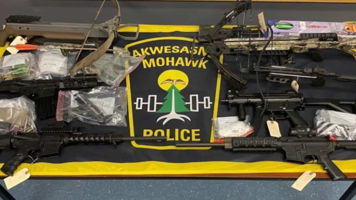 Plusieurs armes, dont des AR15, saisies à Akwesasne