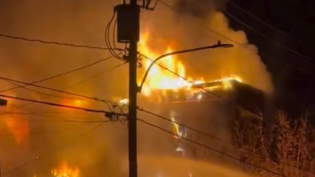EN VIDÉO | Un incendie ravage un immeuble à Shawinigan