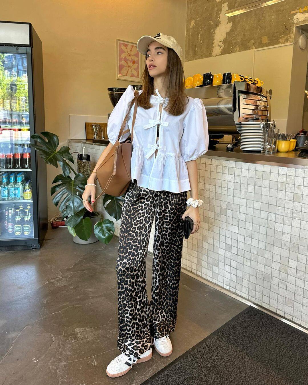 Cette blouse va remplacer la chemise blanche!