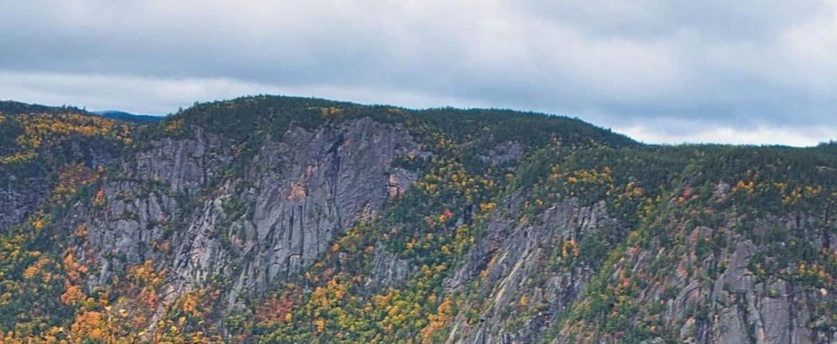 Randonnée: 8 sentiers vraiment magiques pendant la saison des couleurs au Québec