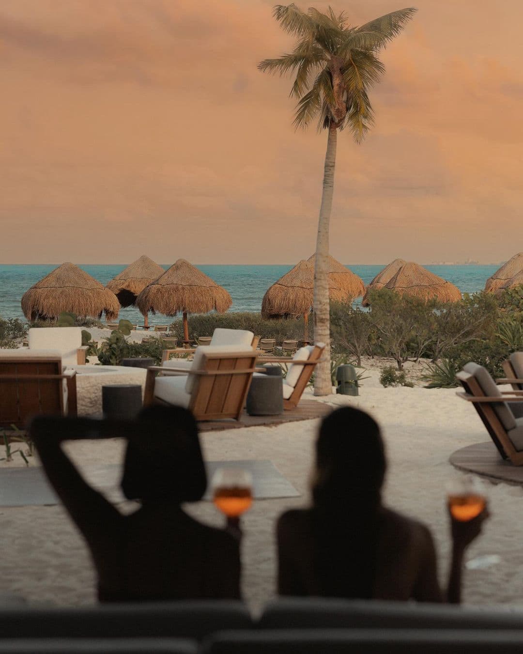 Les Gen Z craque pour ce type de voyage «quétaine»