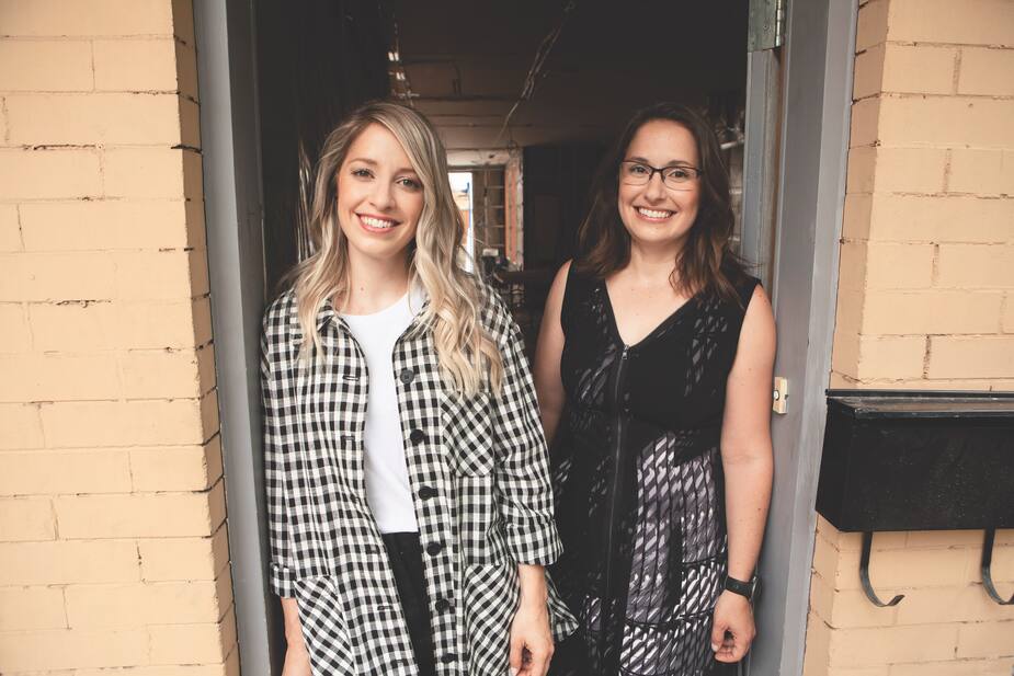 Image principale de l'article Une émission de rénos avec deux soeurs