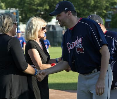 L'inaugurazione dello stadio Gary-Carter è avvenuta in presenza di Sandy Carter, lo stesso del 15 giugno 2013, al parco Ahuntsic di Montréal.