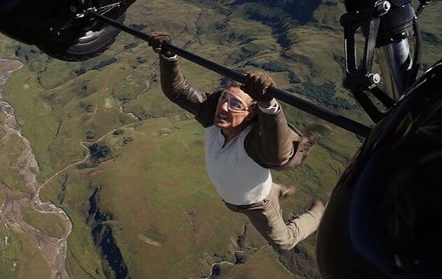 [VID&Eacute;O] Tom Cruise d&eacute;croche un record Guinness pour une cascade spectaculaire (et ce n'est pas celle que vous pensez...)