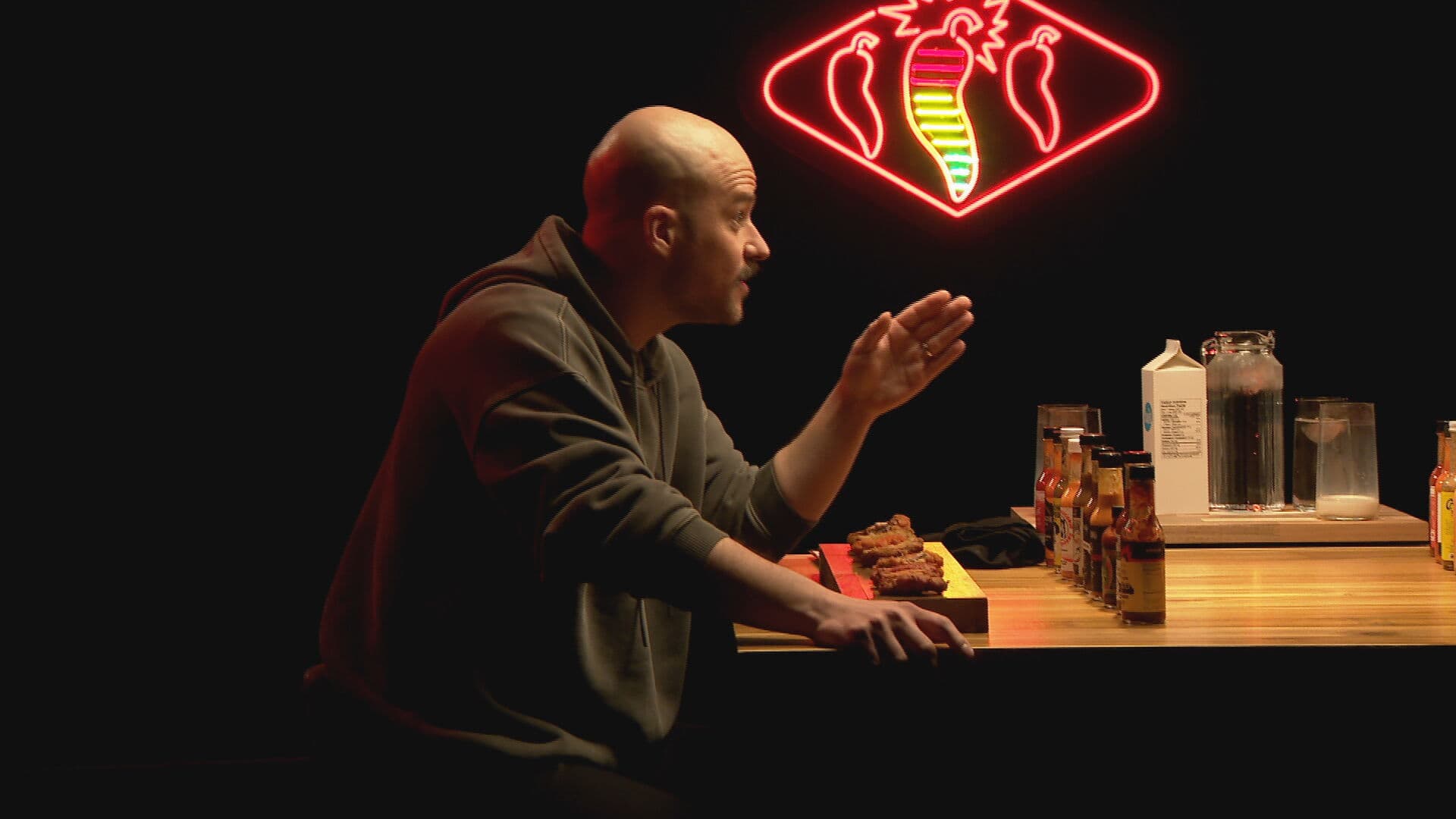 Premi&egrave;re incursion sur le plateau de &laquo;Hot Ones&raquo; Qu&eacute;bec