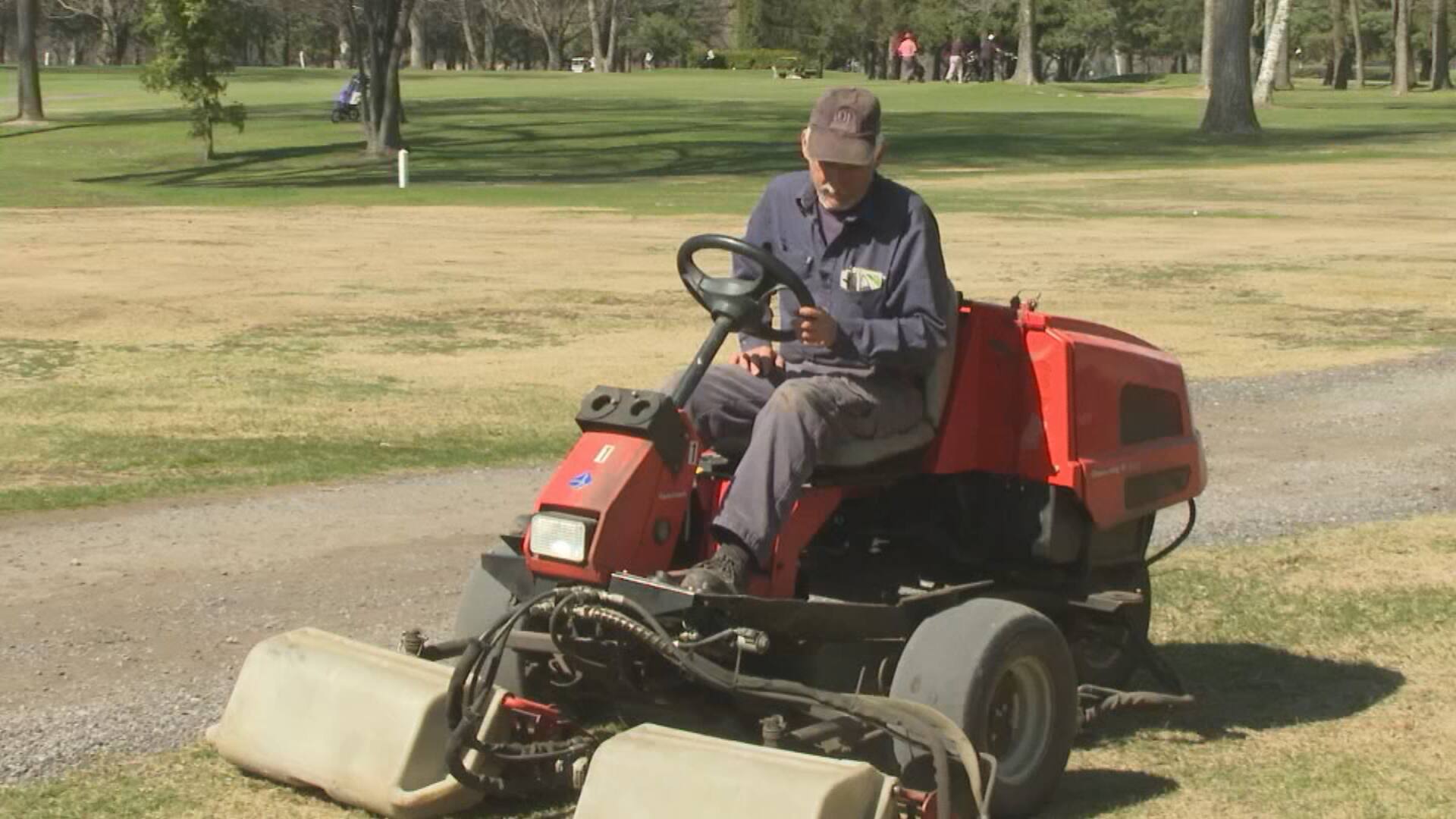Tondre le gazon co&ucirc;tera 30% plus cher