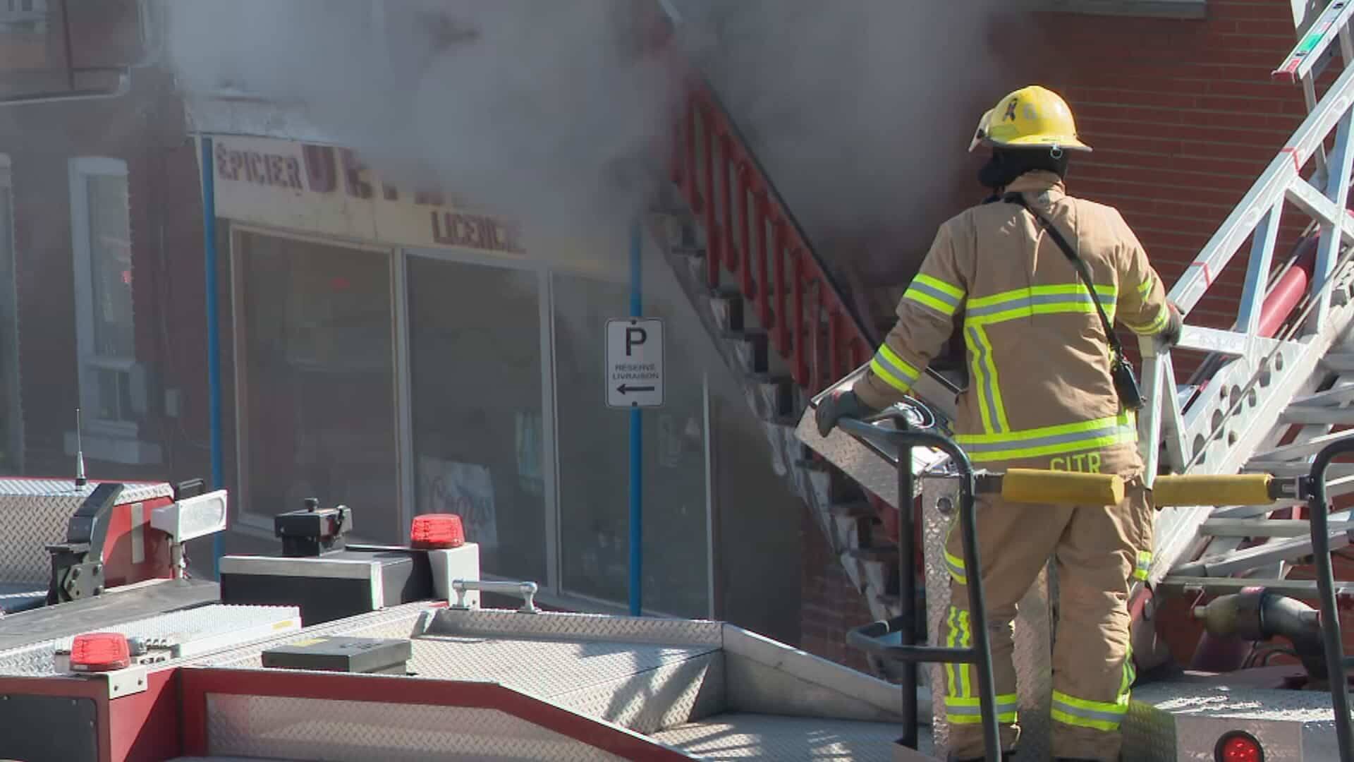 EN IMAGES | Des d&eacute;g&acirc;ts majeurs dans un logement touch&eacute; par un incendie &agrave; Trois-Rivi&egrave;res