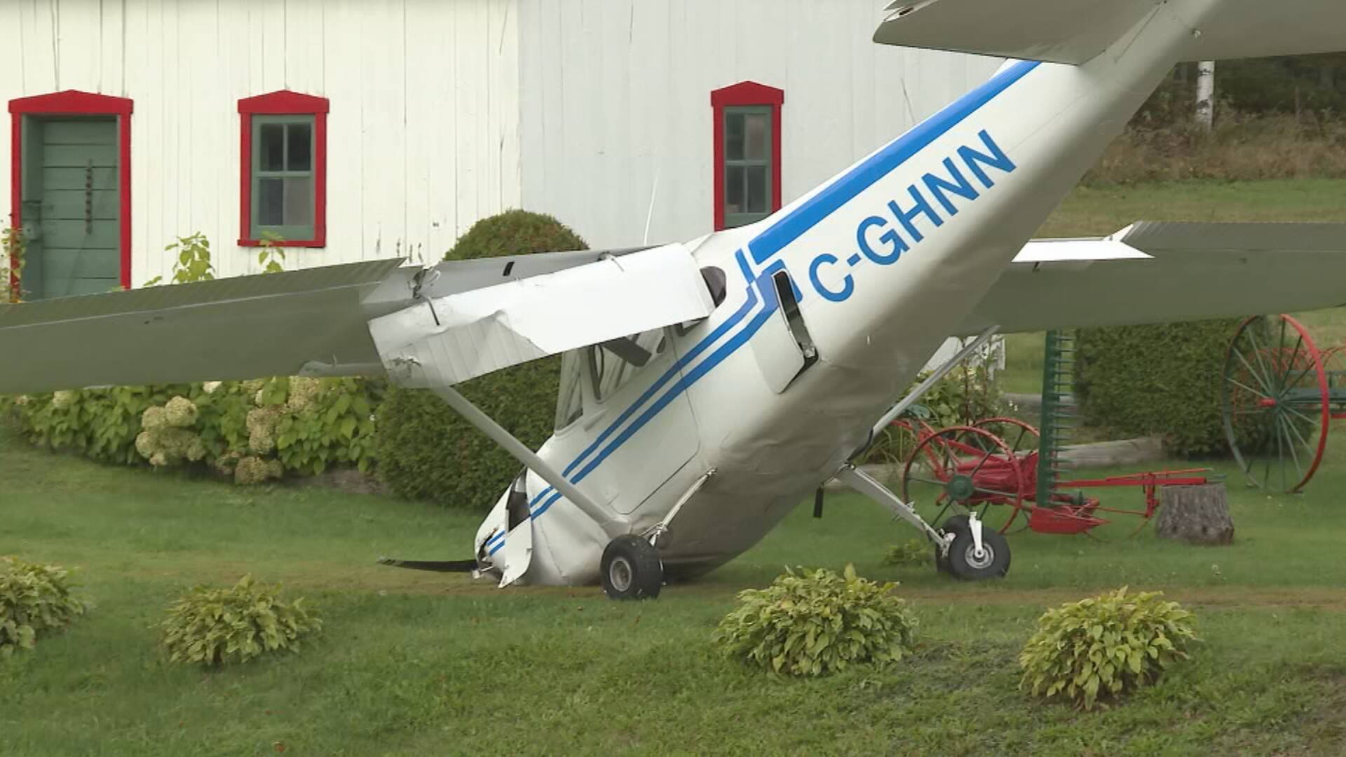 EN IMAGES | Atterrissage d&rsquo;urgence spectaculaire &agrave; Saint-Alexis-des-Monts
