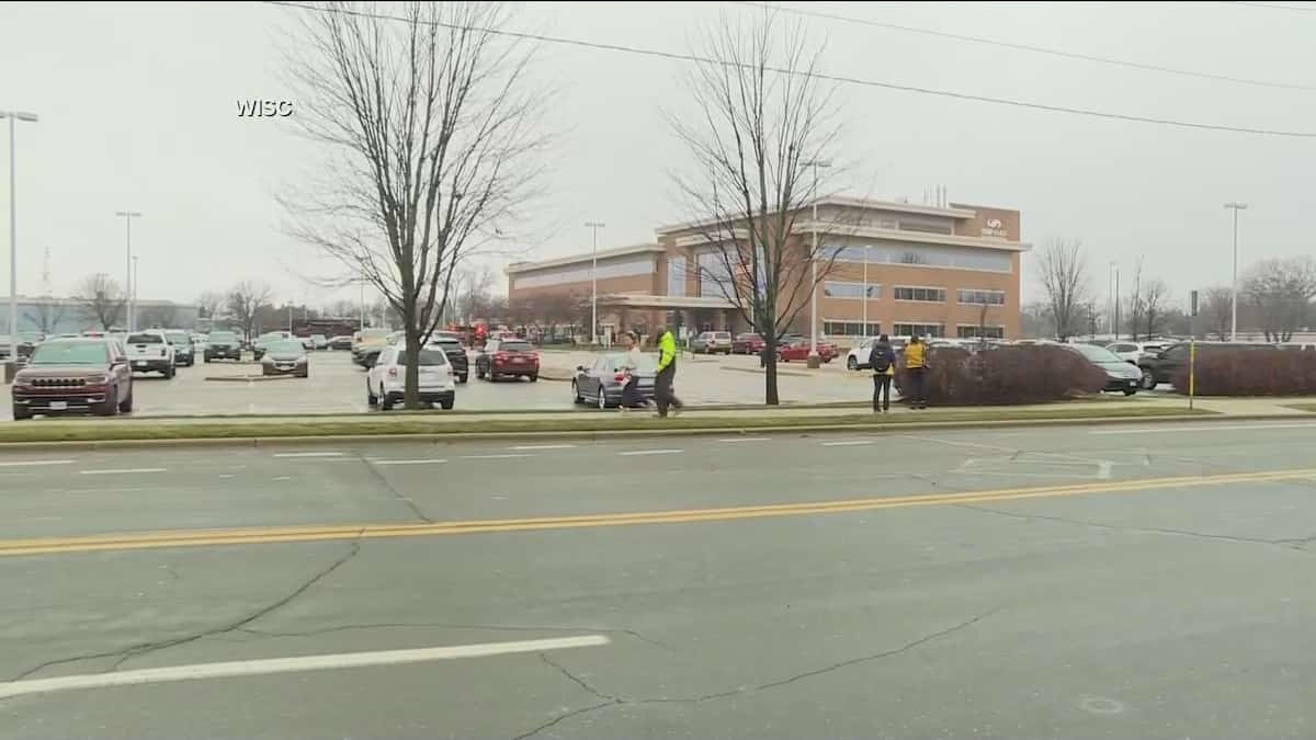 Fusillade dans une école au Wisconsin: au moins 2 morts et 7 blessés