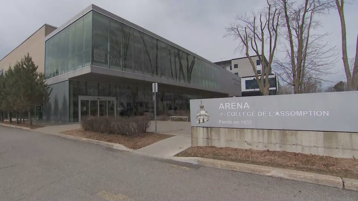 Les frais d’inscription au hockey explosent pour des familles de Lanaudière