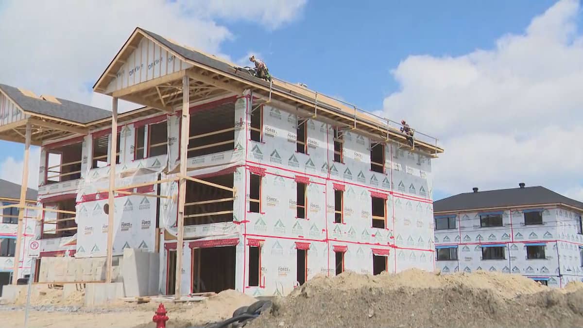 À 24h des vacances de la construction, les chantiers commencent déjà à se vider