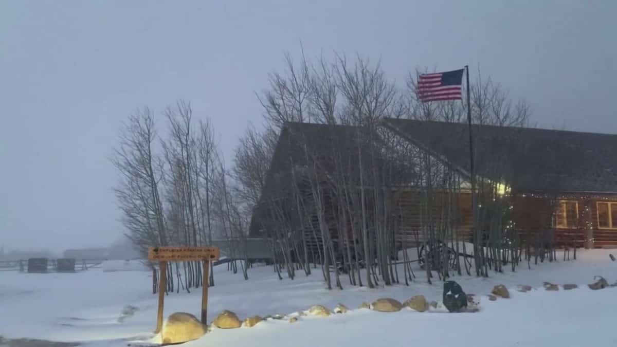 A storm causes nearly 100 accidents in 12 hours A storm causes nearly 100 accidents in 12 hours