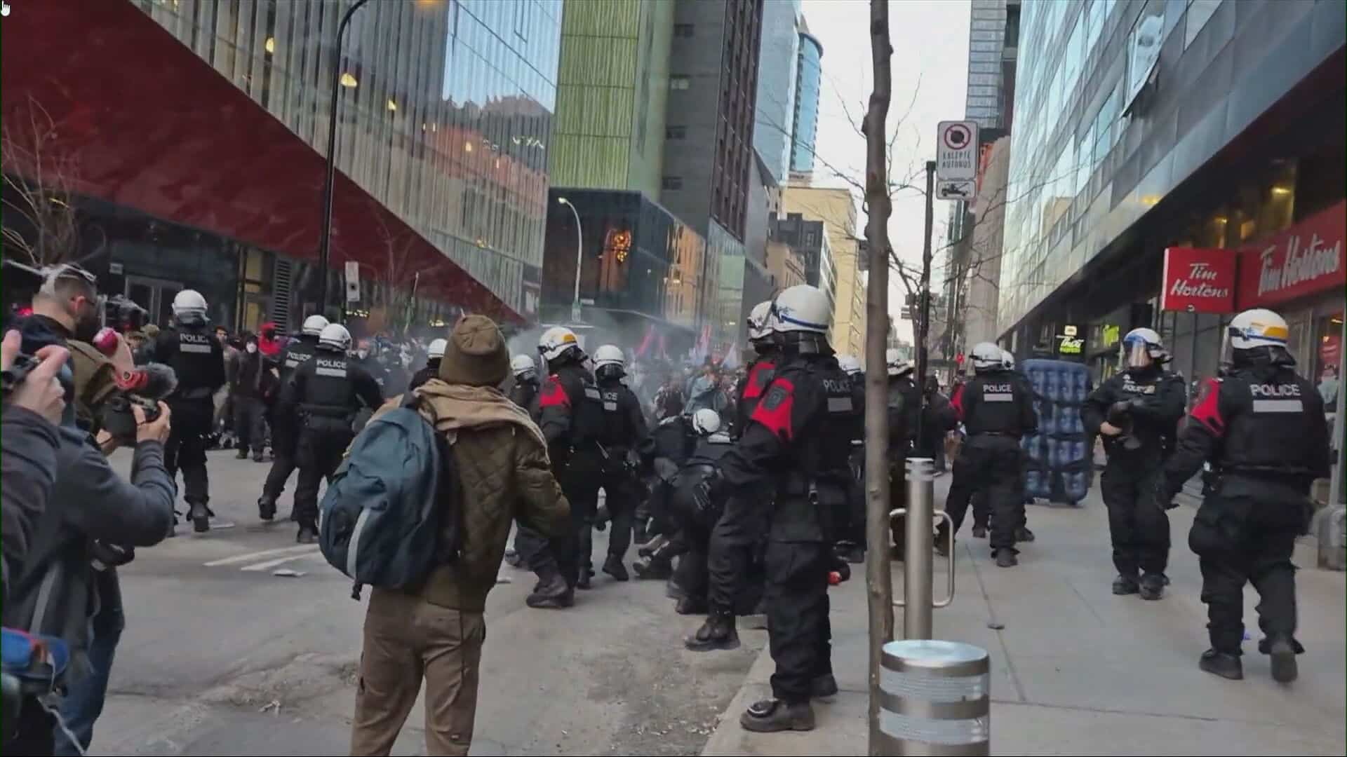 Manifestation au centre-ville: plusieurs arrestations à Montréal