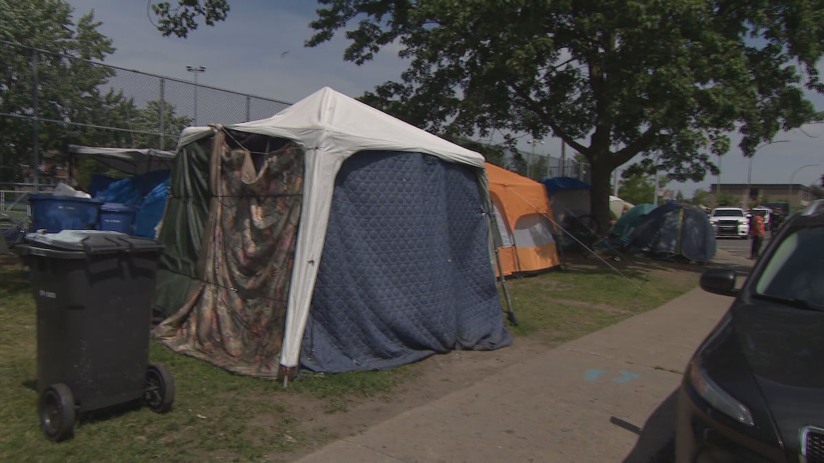 Campement d’itinérants à Longueuil: le refuge déménage jeudi, mais où iront les tentes?
