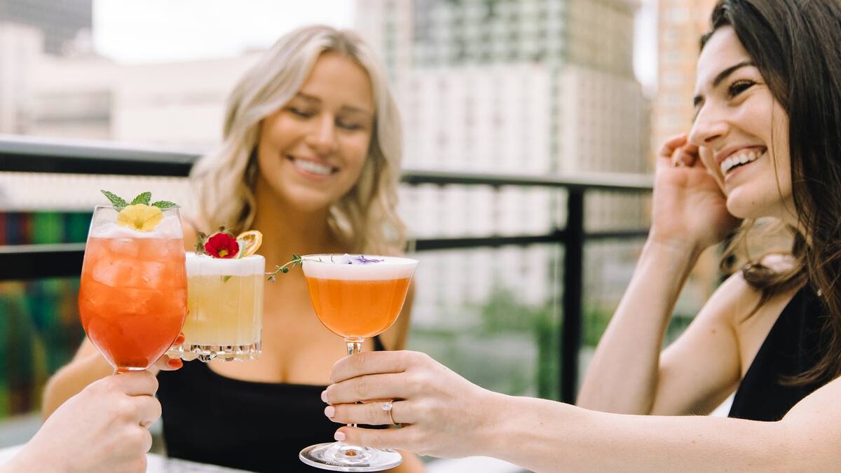 Terrasse de trottoir: il faut «réduire la paperasse» à Montréal, selon la FCEI