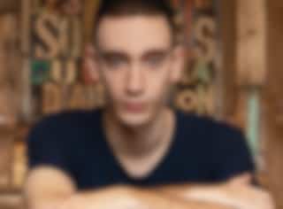 Sa carrière à l’internationale prend un envol