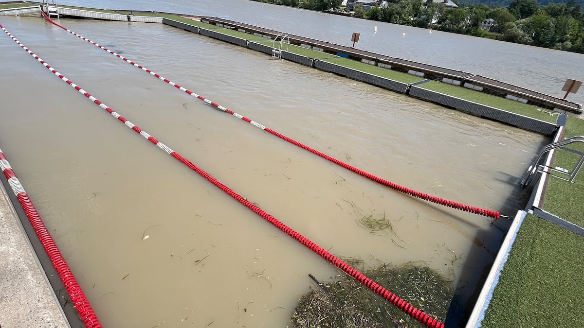 La piscine en eaux vives de Beloeil a été ouverte certains jours où une concentration anormale de matières potentiellement toxiques s'écoulait du site de Northvolt, en 2024
