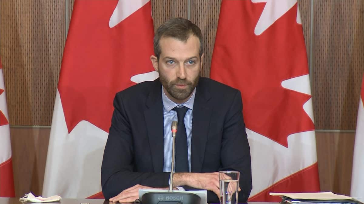 Joël Lightbound accuse son gouvernement de «diviser» la population et quitte la tête du caucus du Québec