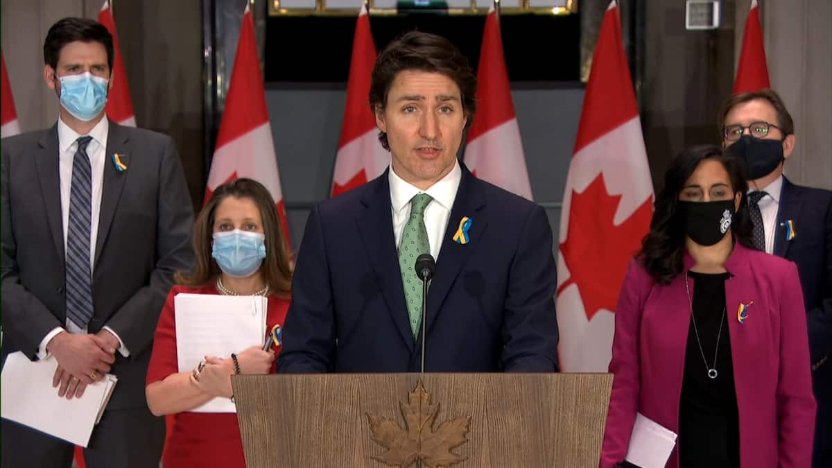 Ottawa interdit l’importation de pétrole brut en provenance de Russie