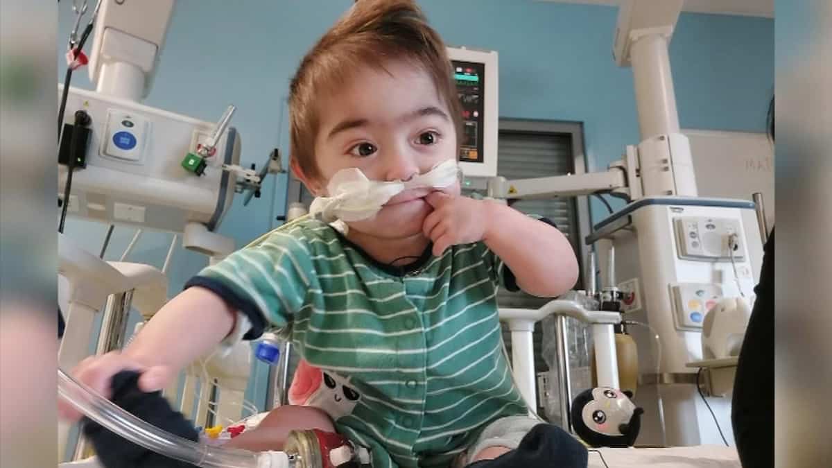 À 18 mois, le petit Éliam attend son nouveau cœur