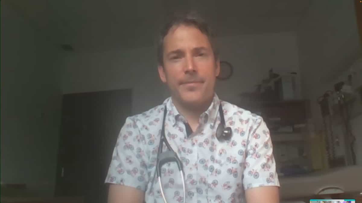 «Monsieur Dubé, ne répétez pas les erreurs du passé», implore un médecin