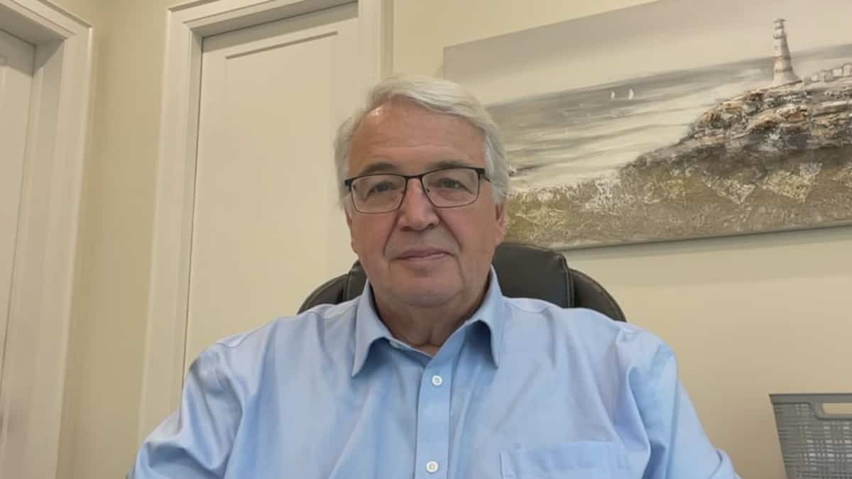 Abolir le prix plancher de l’essence ne changera rien, dit un expert