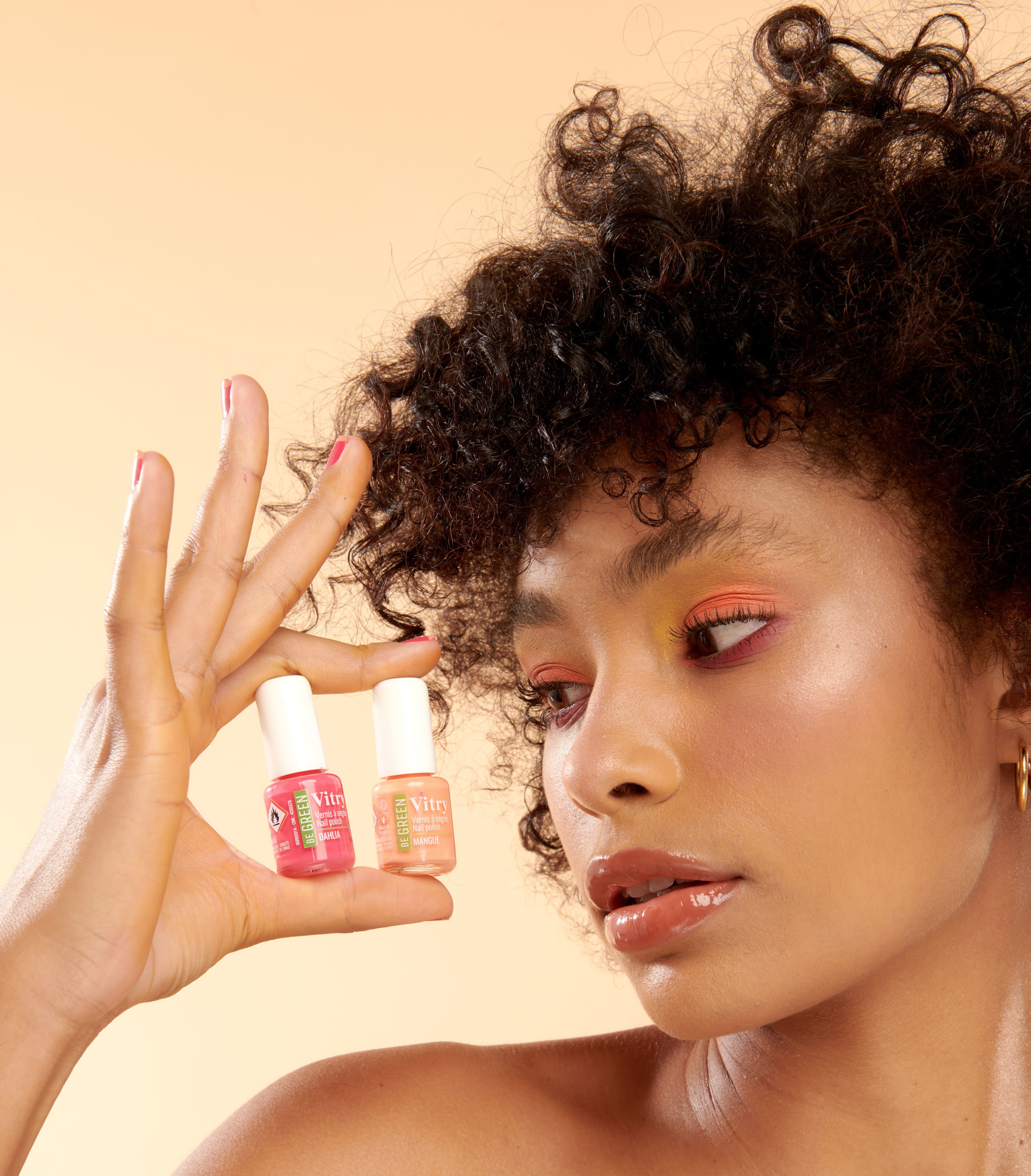 Une manucure estivale réussie